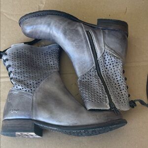 Bed Stu Studded True/Grey Leather Ankle Boots Women 9.5